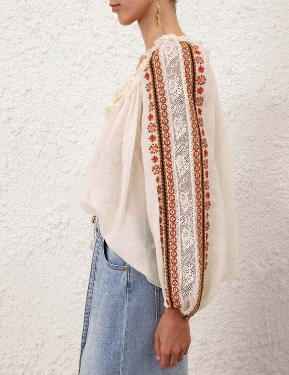 Aster-Bluse mit Stickerei in Creme online Aster-Bluse mit Stickerei in Creme online